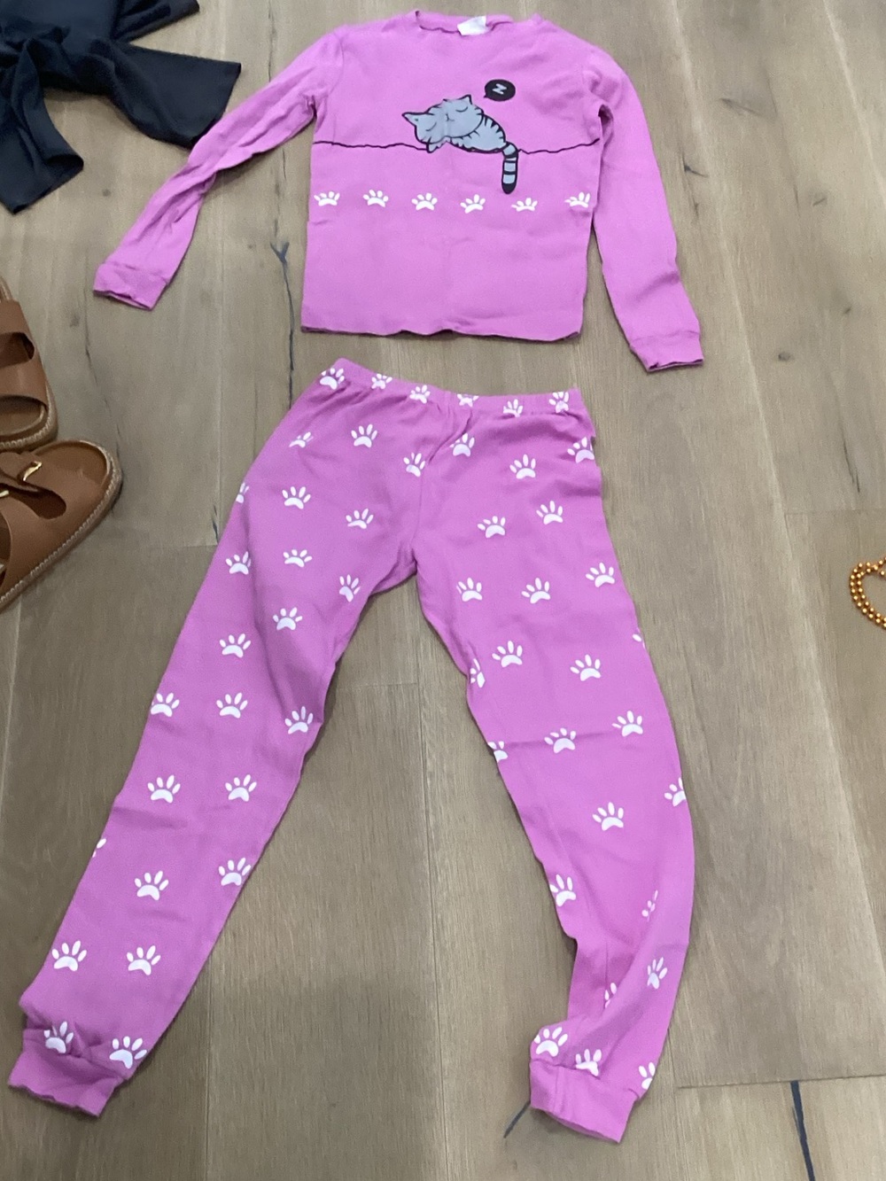 Amazon Girls Purple Cat Paw Pajama Set